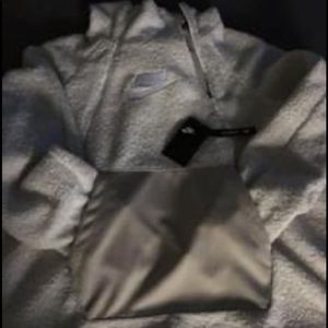 Nike Fleece Pullover